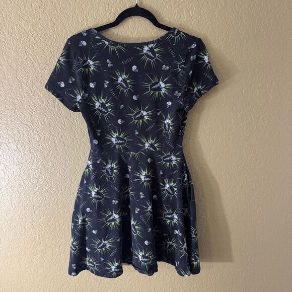 Universal Studios Monsters Bride Of Frankenstein Front Zip Black Dress Size M - Picture 5 of 5